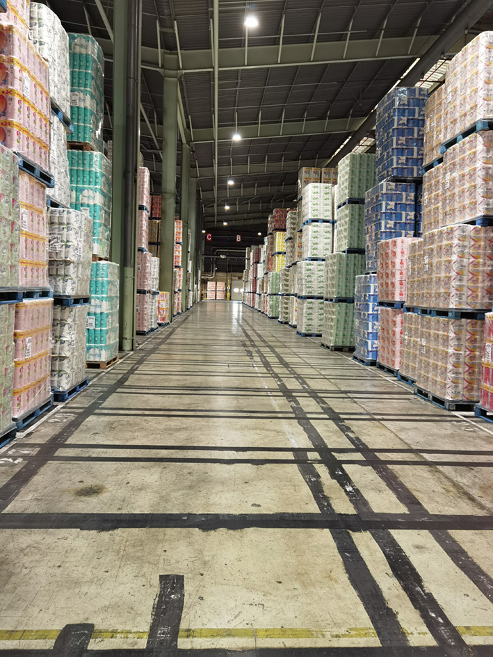 Intervention d'éclairage dans une usine