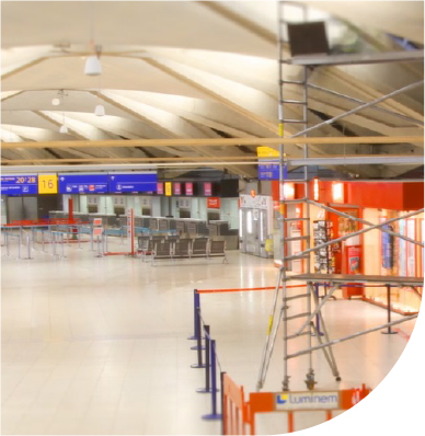 Travaux éclairage en hauteur bâtiment