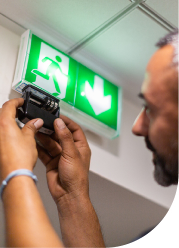 Entretient semestriel des éclairages de secours